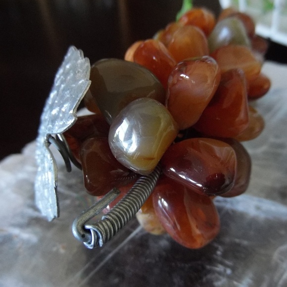 Vintage Carnelian Agate Grapes Cluster Metal Leaf - Picture 7 of 8